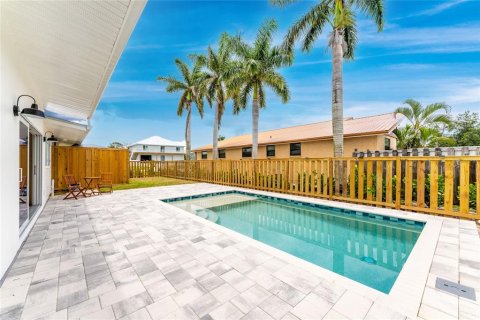 House in Englewood, Florida 2 bedrooms, 132.66 sq.m. № 2147481 - photo 5