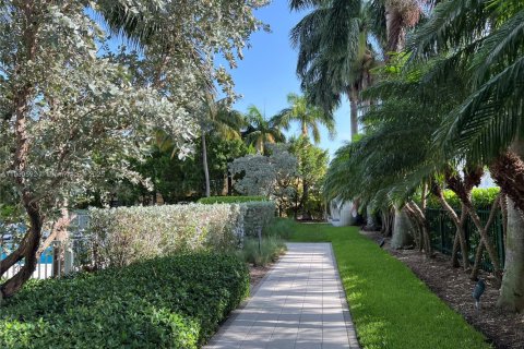 Condo in North Bay Village, Florida, 2 bedrooms  № 1954554 - photo 16