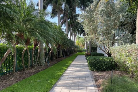 Condo in North Bay Village, Florida, 2 bedrooms  № 1954554 - photo 19