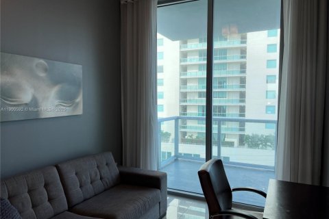 Condo in North Bay Village, Florida, 2 bedrooms  № 1954554 - photo 12