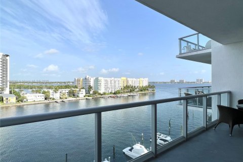 Condo in North Bay Village, Florida, 2 bedrooms  № 1954554