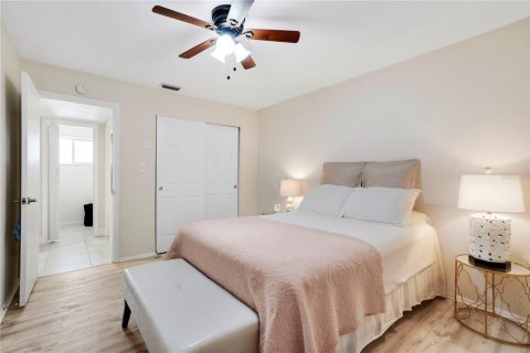 Condo in Bradenton, Florida, 2 bedrooms № 2202473 - photo 6