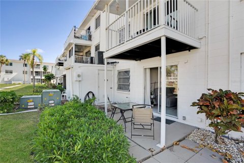 Condo in Bradenton, Florida, 2 bedrooms № 2202473 - photo 25