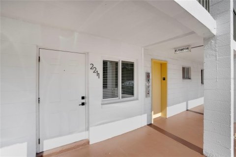 Condo in Bradenton, Florida, 2 bedrooms  № 2202473