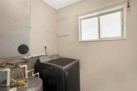 Condo in Bradenton, Florida, 2 bedrooms № 2202473 - photo 9