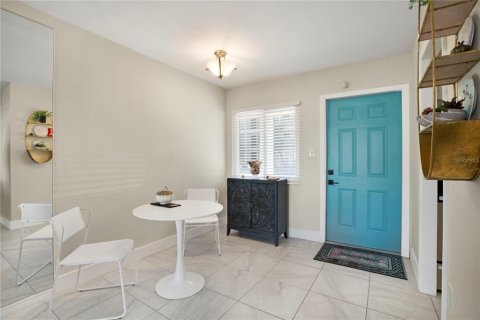 Condo in Bradenton, Florida, 2 bedrooms № 2202473 - photo 2