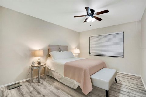 Condo in Bradenton, Florida, 2 bedrooms № 2202473 - photo 22