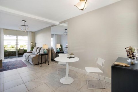 Condo in Bradenton, Florida, 2 bedrooms № 2202473 - photo 16