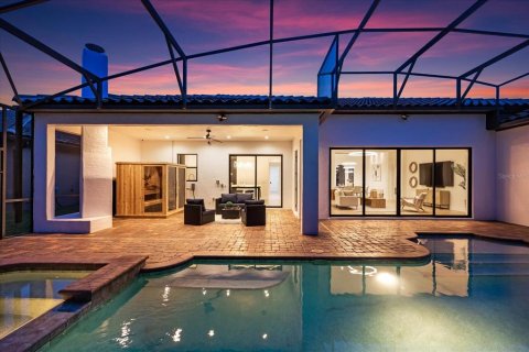 House in Orlando, Florida 4 bedrooms, 280.94 sq.m. № 1805848 - photo 4