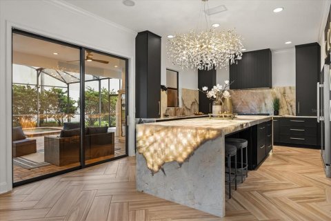 House in Orlando, Florida 4 bedrooms, 280.94 sq.m. № 1805848 - photo 3