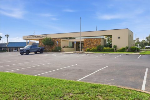 Immobilier commercial à vendre à Deltona, Floride: 399.2 m2 № 2393713 - photo 21
