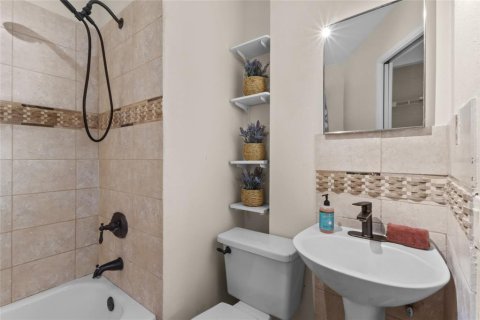 Casa en venta en Sarasota, Florida, 4 dormitorios, 201.41 m2 № 2386197 - foto 18