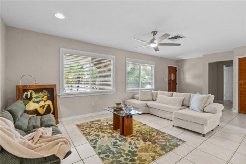 Casa en venta en Sarasota, Florida, 4 dormitorios, 201.41 m2 № 2386197 - foto 5