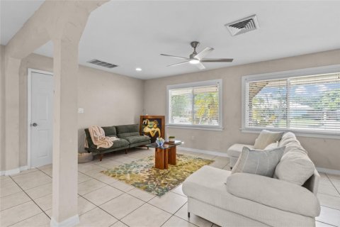 Casa en venta en Sarasota, Florida, 4 dormitorios, 201.41 m2 № 2386197 - foto 4