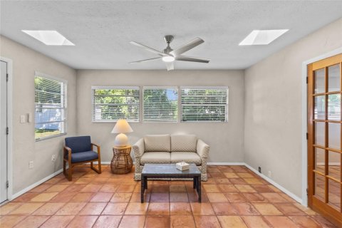 Casa en venta en Sarasota, Florida, 4 dormitorios, 201.41 m2 № 2386197 - foto 12