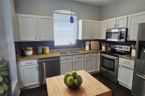 Touwnhouse à louer à Tampa, Floride: 3 chambres, 124.12 m2 № 2308999 - photo 3