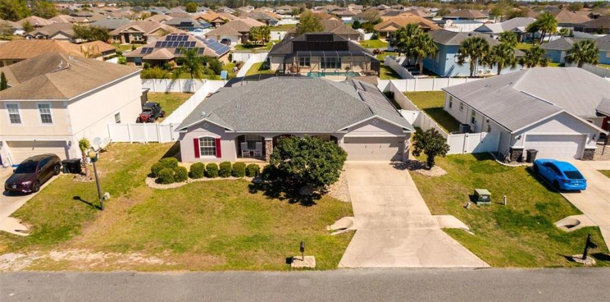 House in Ocala, Florida 4 bedrooms, 232.91 sq.m. № 1723005
