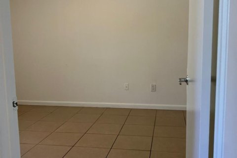 Apartamento en alquiler en Pompano Beach, Florida, 1 dormitorio, 57.6 m2 № 1188537 - foto 1