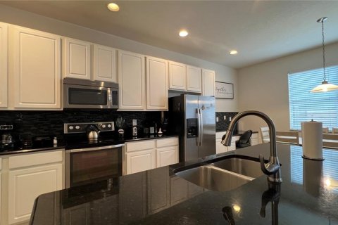 Townhouse in Kissimmee, Florida 4 bedrooms, 177.16 sq.m. № 1791194 - photo 5