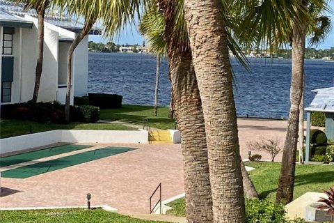 Condominio en alquiler en Stuart, Florida, 2 dormitorios, 120.77 m2 № 837524 - foto 1