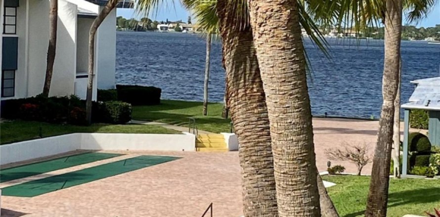 Condominio en Stuart, Florida, 2 dormitorios № 837524
