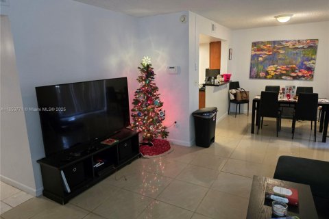 Condo in Coral Springs, Florida, 2 bedrooms  № 1888269 - photo 7