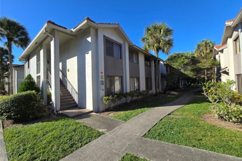 Condo in Coral Springs, Florida, 2 bedrooms  № 1888269 - photo 23