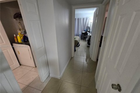 Condo in Coral Springs, Florida, 2 bedrooms  № 1888269 - photo 19