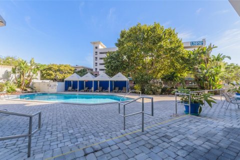 Condo in Saint Petersburg, Florida, 1 bedroom № 2217961 - photo 22