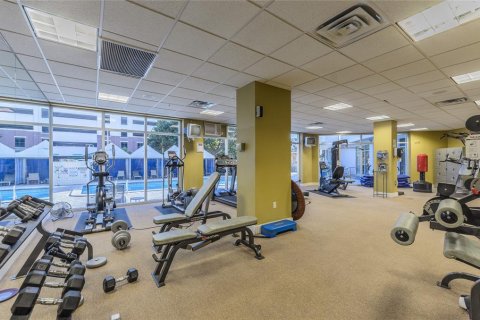 Condo in Saint Petersburg, Florida, 1 bedroom № 2217961 - photo 28