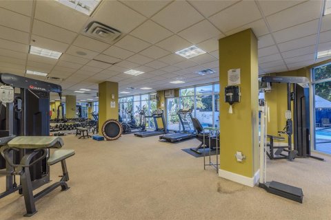 Condo in Saint Petersburg, Florida, 1 bedroom № 2217961 - photo 29