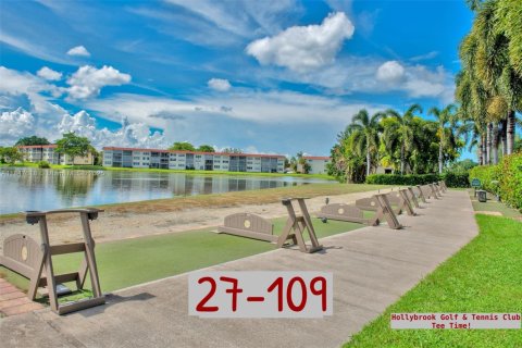 Condo in Pembroke Pines, Florida, 2 bedrooms  № 1847698 - photo 30