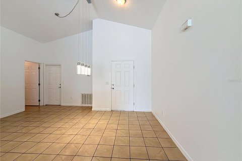Villa ou maison à louer à Groveland, Floride: 3 chambres, 136.19 m2 № 2117527 - photo 2