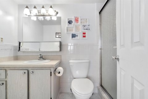 Купить кондоминиум в Дания-Бич, Флорида 2 спальни, 106.28м2, № 2039544 - фото 23