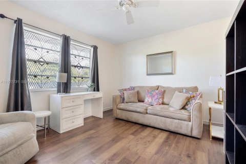 Купить кондоминиум в Дания-Бич, Флорида 2 спальни, 106.28м2, № 2039544 - фото 26