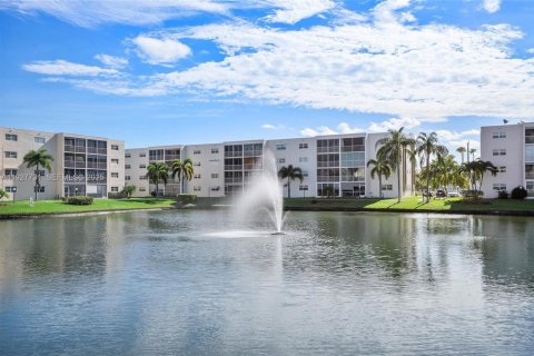 Condo à Dania Beach, Floride, 2 chambres  № 2039544