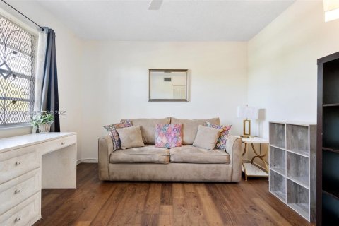 Купить кондоминиум в Дания-Бич, Флорида 2 спальни, 106.28м2, № 2039544 - фото 27