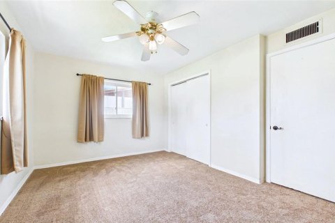 House in Seminole, Florida 3 bedrooms, 189.33 sq.m. № 2167800 - photo 25