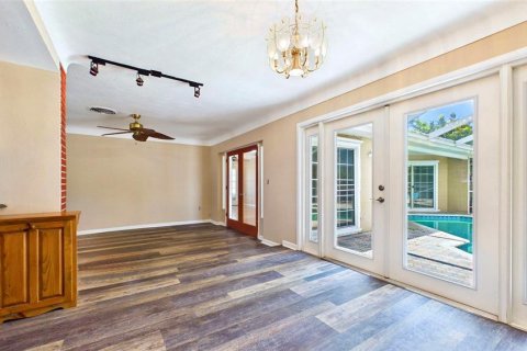 House in Seminole, Florida 3 bedrooms, 189.33 sq.m. № 2167800 - photo 10