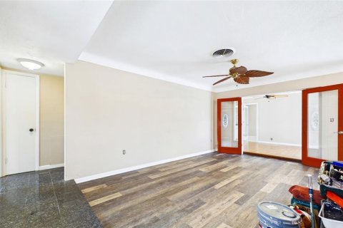 House in Seminole, Florida 3 bedrooms, 189.33 sq.m. № 2167800 - photo 5