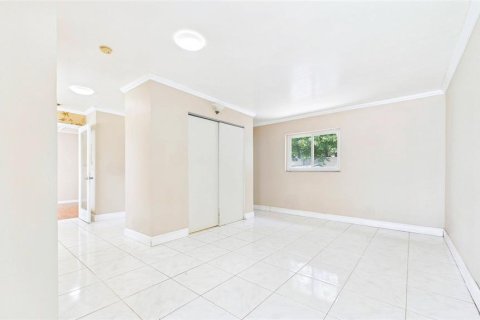 House in Seminole, Florida 3 bedrooms, 189.33 sq.m. № 2167800 - photo 20