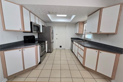Casa en alquiler en Brandon, Florida, 3 dormitorios, 116.5 m2 № 2230207 - foto 5