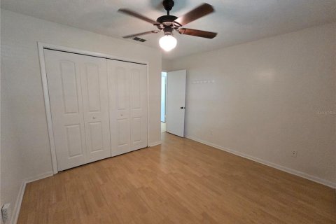 Casa en alquiler en Brandon, Florida, 3 dormitorios, 116.5 m2 № 2230207 - foto 11