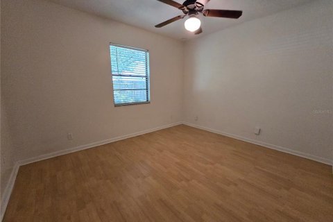 Casa en alquiler en Brandon, Florida, 3 dormitorios, 116.5 m2 № 2230207 - foto 10