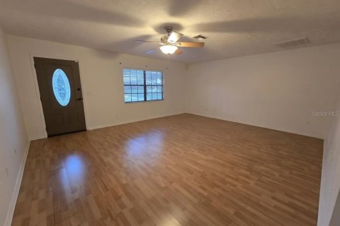 Casa en alquiler en Brandon, Florida, 3 dormitorios, 116.5 m2 № 2230207 - foto 3
