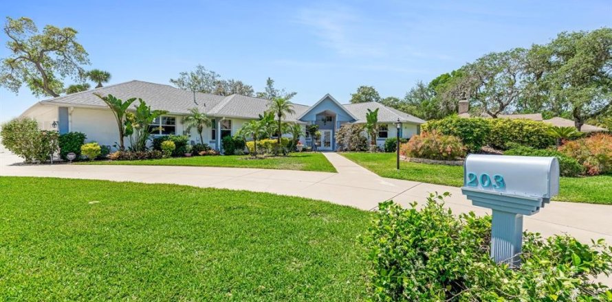House in New Smyrna Beach, Florida 3 bedrooms, 282.52 sq.m. № 2210888