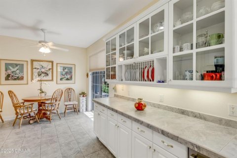 House in New Smyrna Beach, Florida 3 bedrooms, 282.52 sq.m. № 2210888 - photo 24