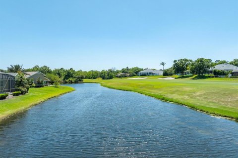 House in New Smyrna Beach, Florida 3 bedrooms, 282.52 sq.m. № 2210888 - photo 9