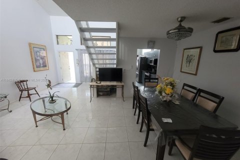 Townhouse in St. Lucie, Florida 2 bedrooms, 125.05 sq.m. № 1834151 - photo 9