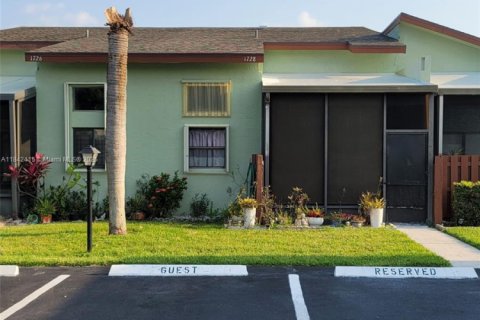 Townhouse in St. Lucie, Florida 2 bedrooms, 125.05 sq.m. № 1834151 - photo 1
